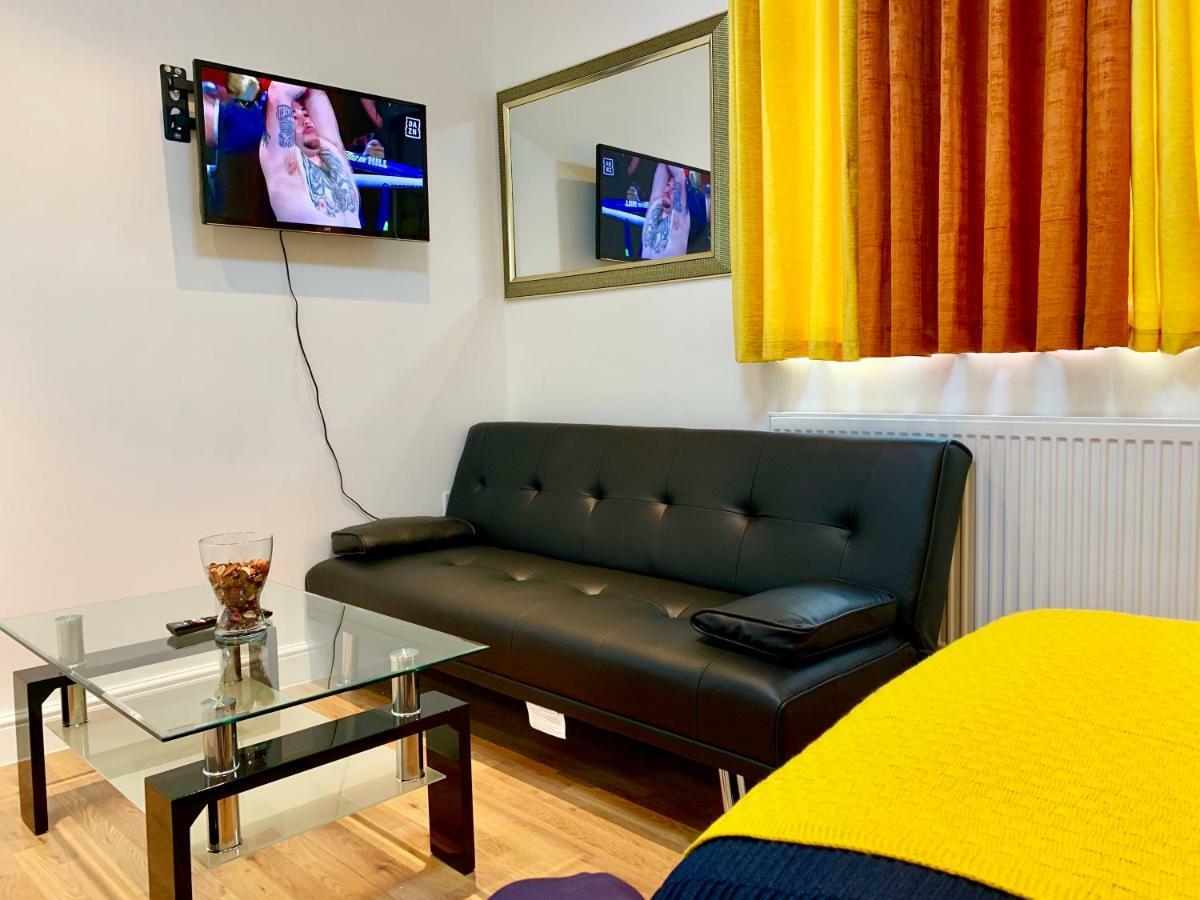 London Studio Apartments, Private Bathrooms And Parking Ilford Exterior foto